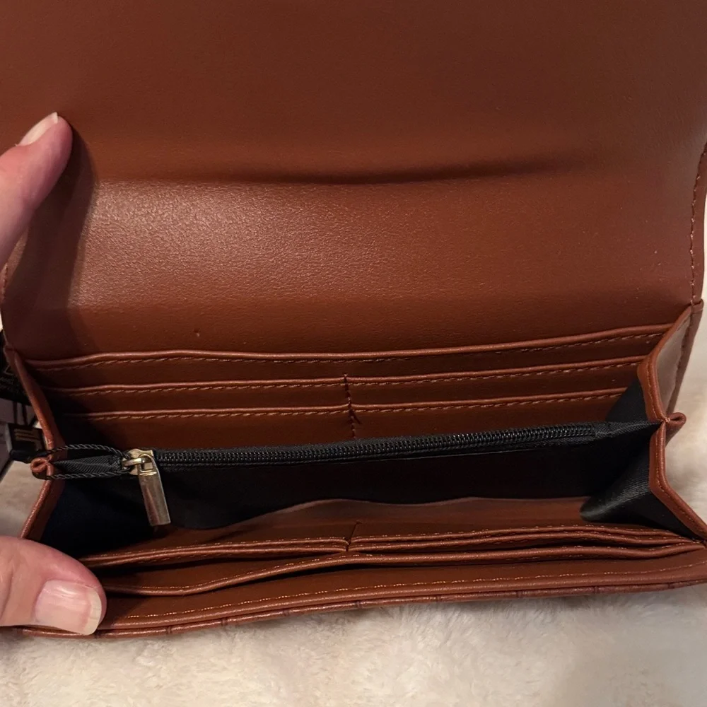 London Fog Brown Crocodile Embossed Wallet